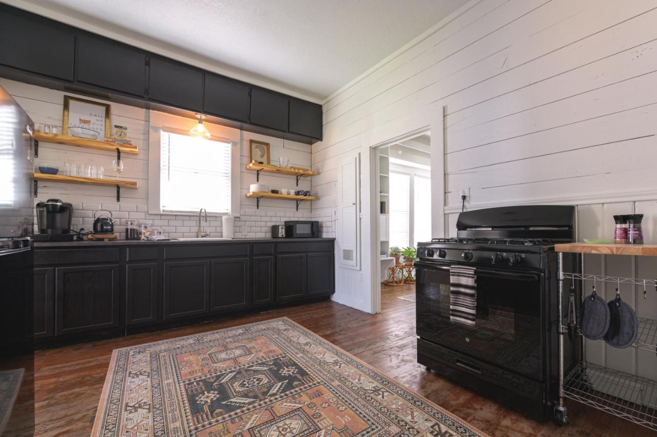 ווייקו Restored 1930S Uptown Bungalow 2 Min. To Magnolia מראה חיצוני תמונה