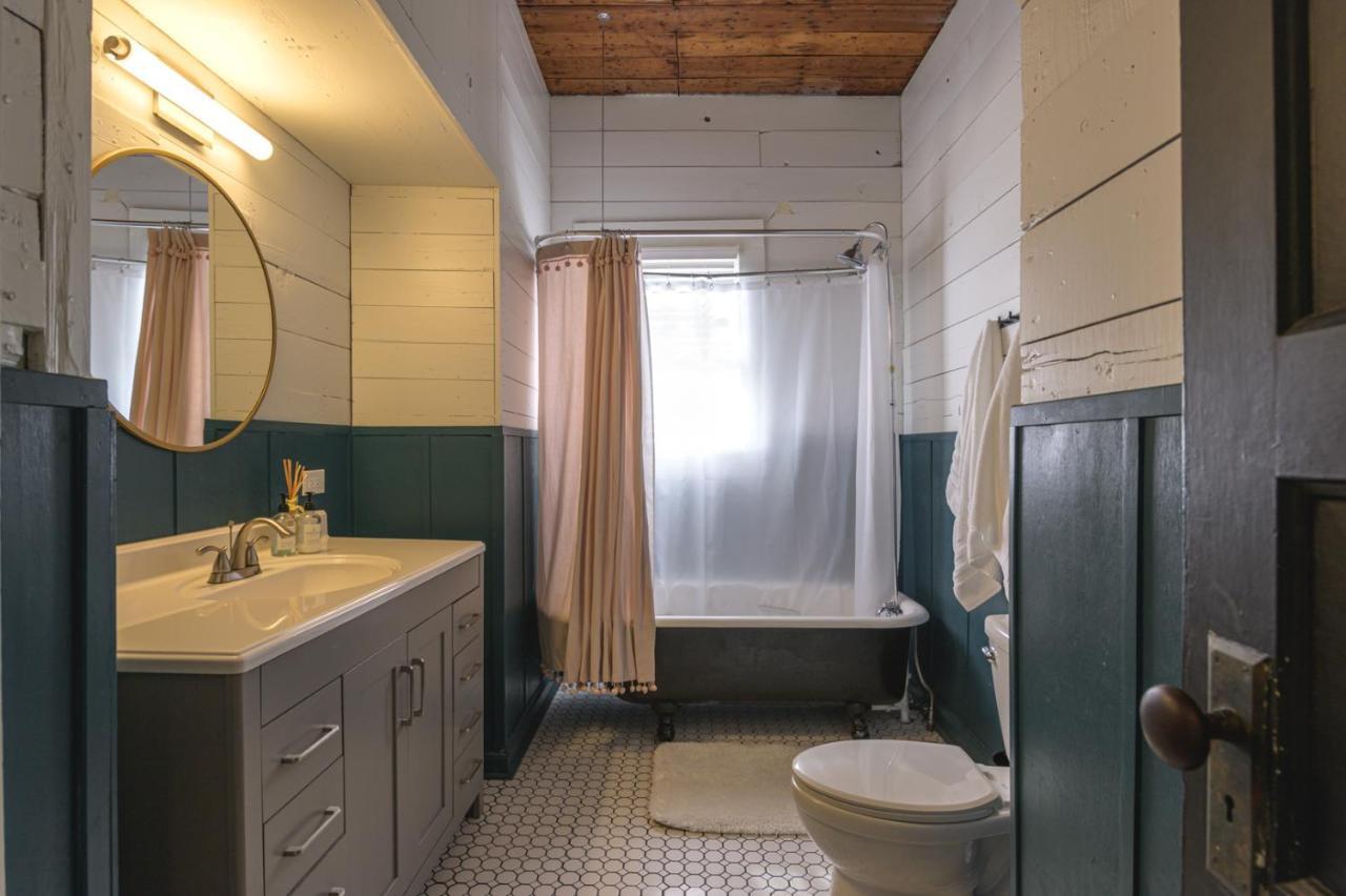 ווייקו Restored 1930S Uptown Bungalow 2 Min. To Magnolia מראה חיצוני תמונה